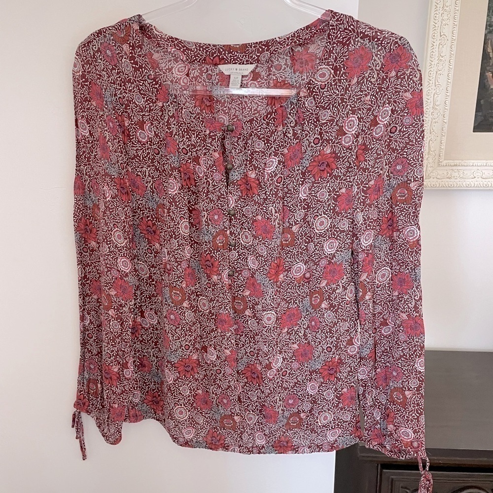 Lucky Brand floral long sleeve blouse with button details and tie wrists small